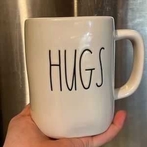 Rae Dunn Hugs & Kisses Mug
